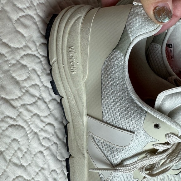 Veja Sneakers size 9 - Picture 5 of 10